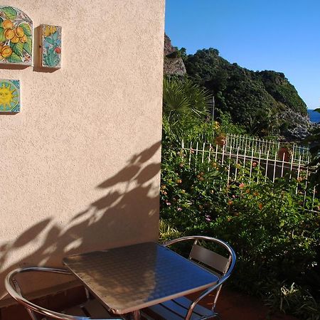 Taormina Isola Bella Apartment - Taormina Holidays Ruang foto
